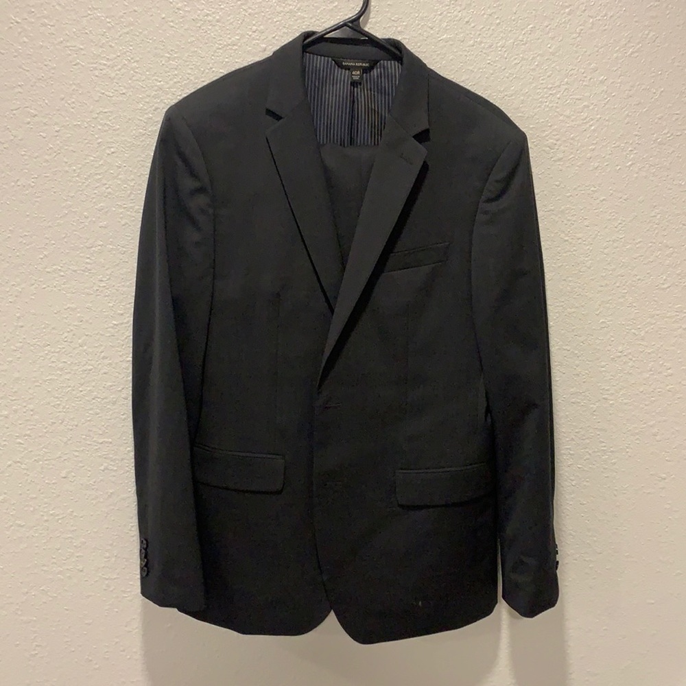 Banana Republic Slim Fit Suit Dark Blue Jacket 40R and pants 34/30